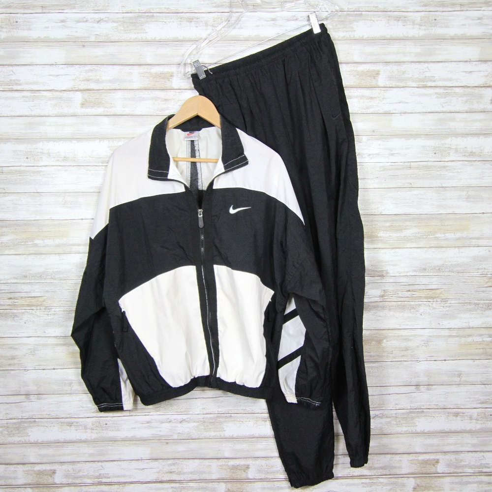 Vintage 2 Piece NIKE Black & White Tracksuit